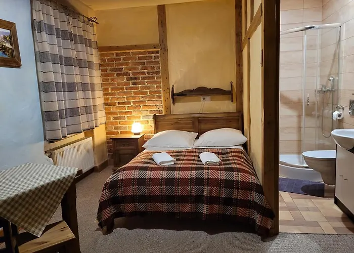 Gosciniec Pod Lipa Bed & Breakfast 3*