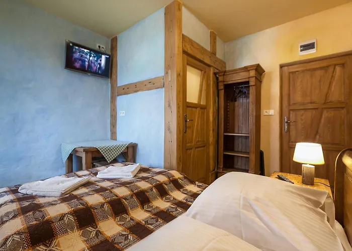 Bed & Breakfast Gosciniec Pod Lipa 3*