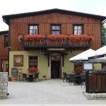 Gosciniec Pod Lipa שצ'קלארסקה פוראובה