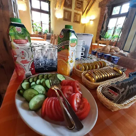 Gosciniec Pod Lipa 3* שצ'קלארסקה פוראובה