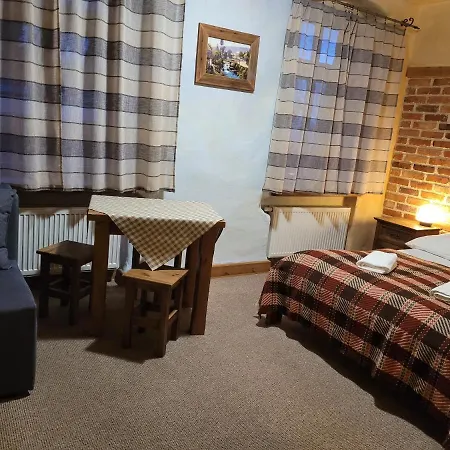 Gosciniec Pod Lipa B&B 스클라르스카포렘바