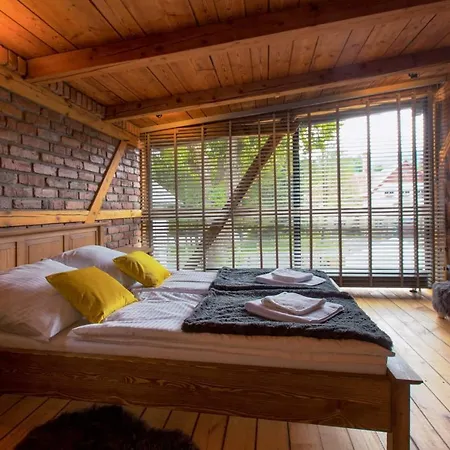 Gosciniec Pod Lipa 3* שצ'קלארסקה פוראובה