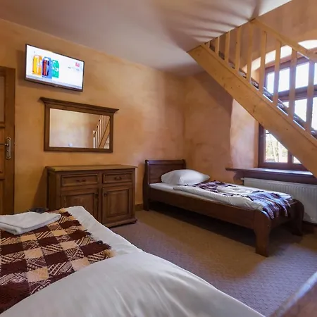 Gosciniec Pod Lipa שצ'קלארסקה פוראובה